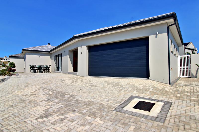 3 Bedroom Property for Sale in Reebok Western Cape